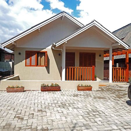 Flats Ouro Gramado Localizado A 900 Metros Da Entrada Do Centro De Gramado Apartment Ngoại thất bức ảnh